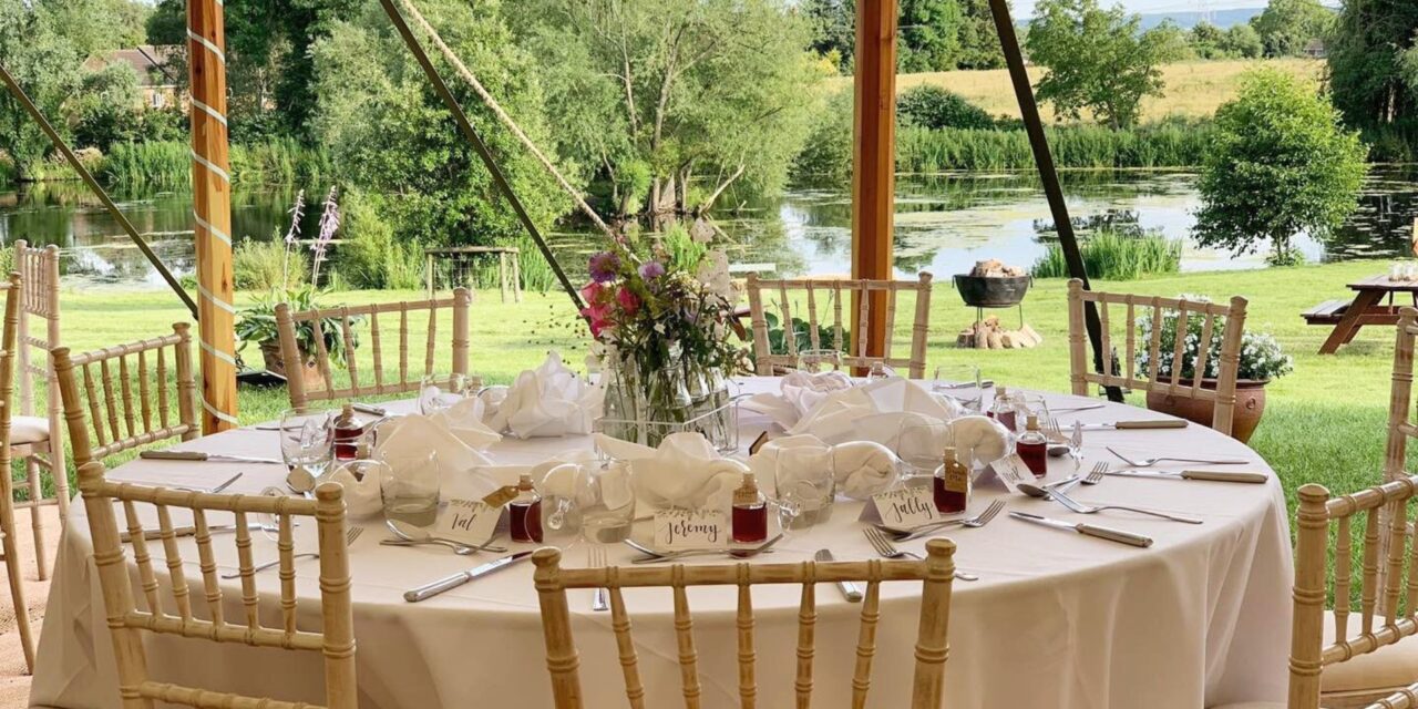 Private Dining By The Lake